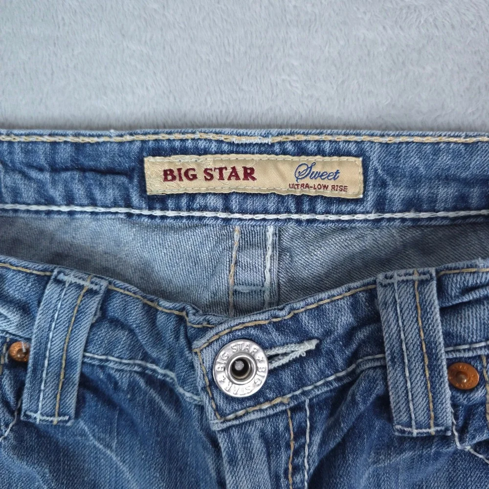 Big Star Bermuda Shorts Women 30 (32x15.5) Distressed Sweet Ultra Low‎ Rise Y2K